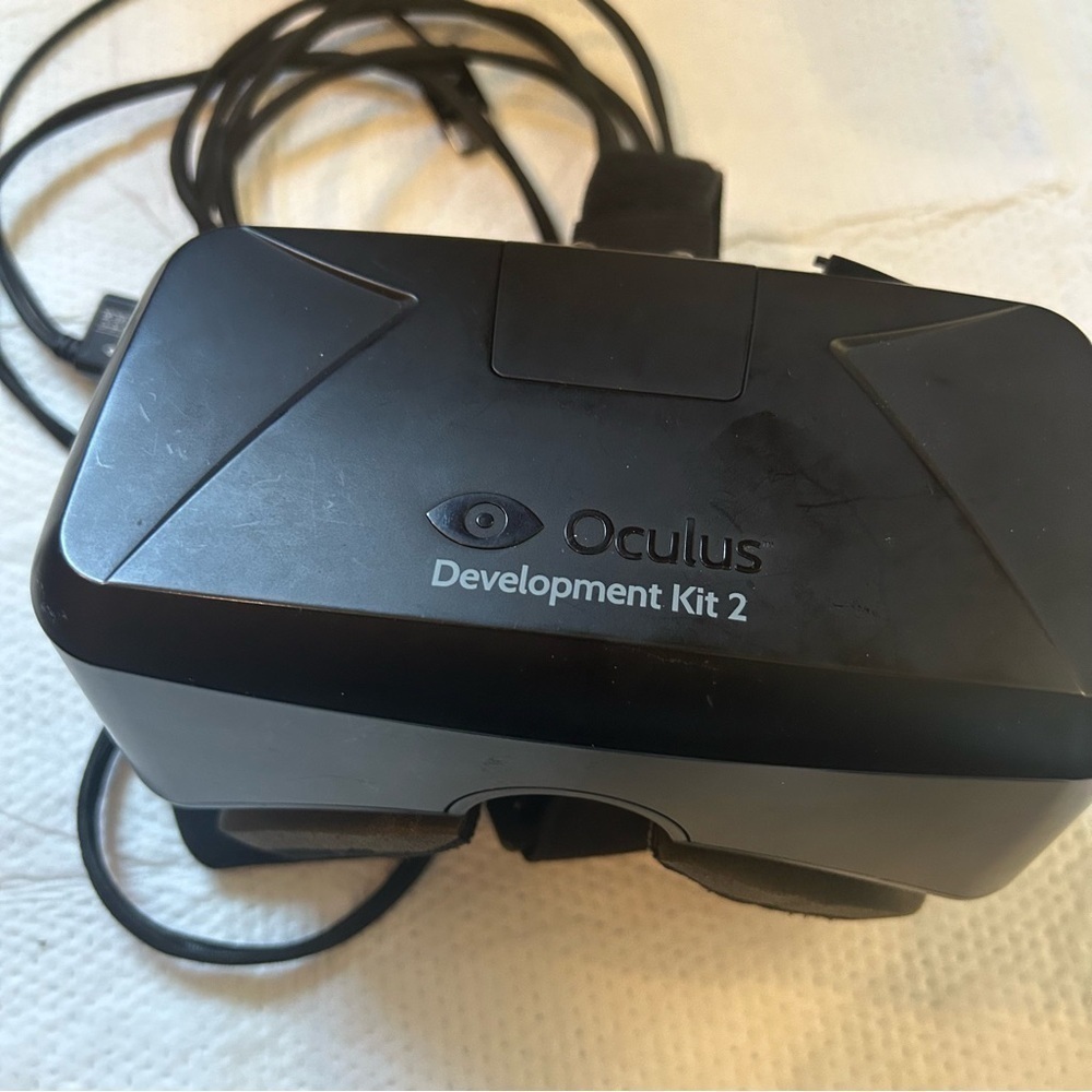Oculus VR Rift DK2 Development Kit 2 with Accessories - Picture 8 of 9